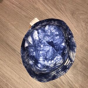 Blue reversible bucket hat